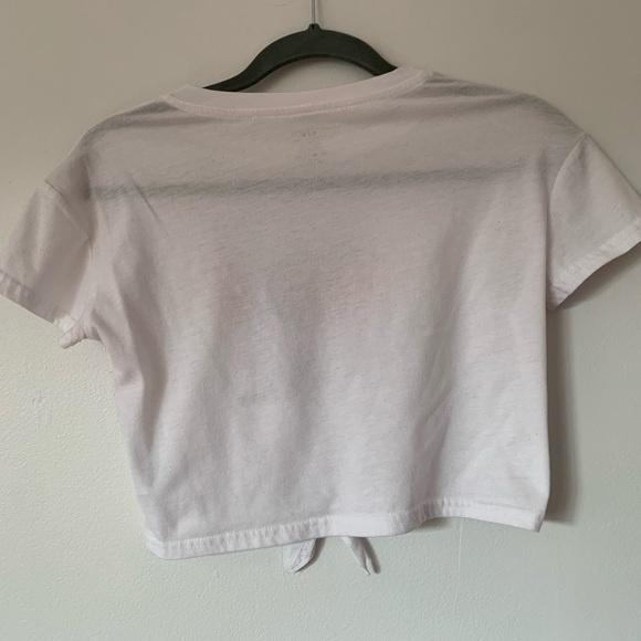 White cropped tee with floral - Picture 3 of 3